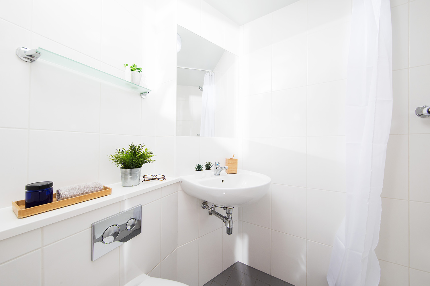 Student Newcastle at Wellington St Plaza Unite Students